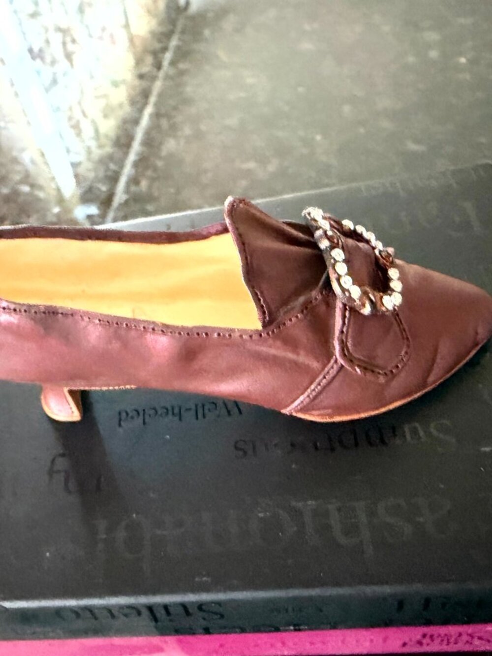 Just the Right Shoe Martha Washington 25412 Colonial Buckle Figurine Box